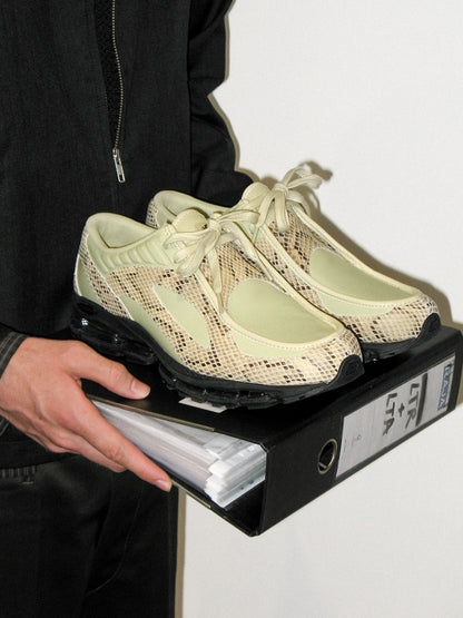 Low Cut Sneakers